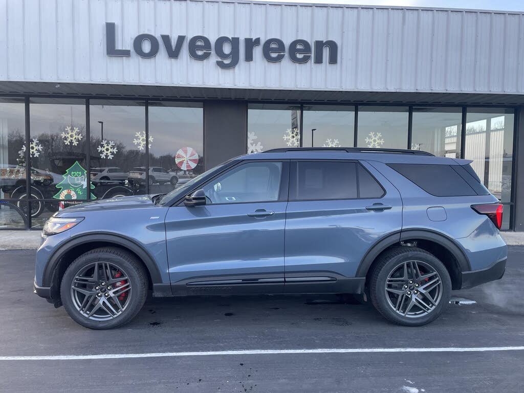 2025 Ford Explorer ST-Line AWD