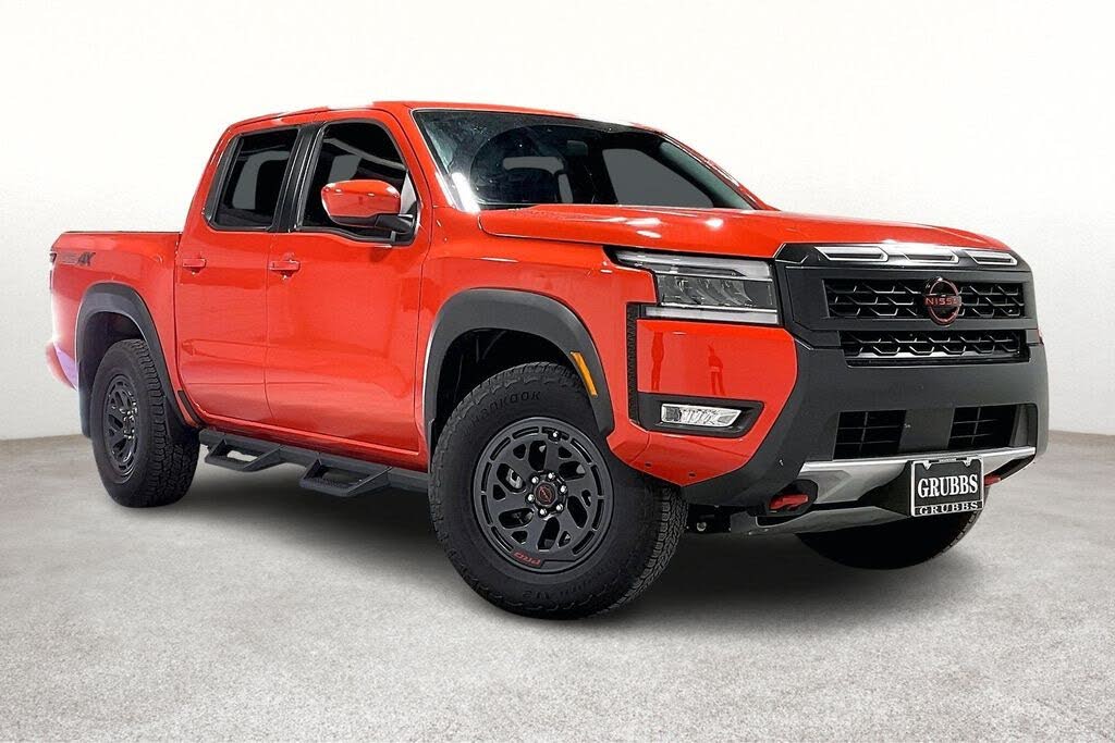 2025 Nissan Frontier PRO-4X Crew Cab 4WD