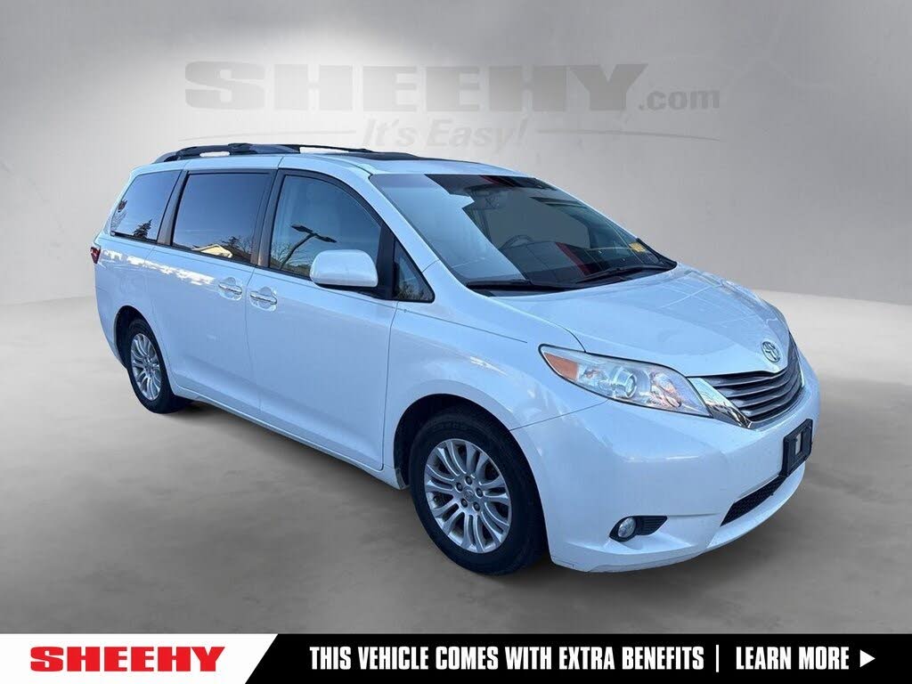 2015 Toyota Sienna XLE 7-Passenger Auto Access Seat