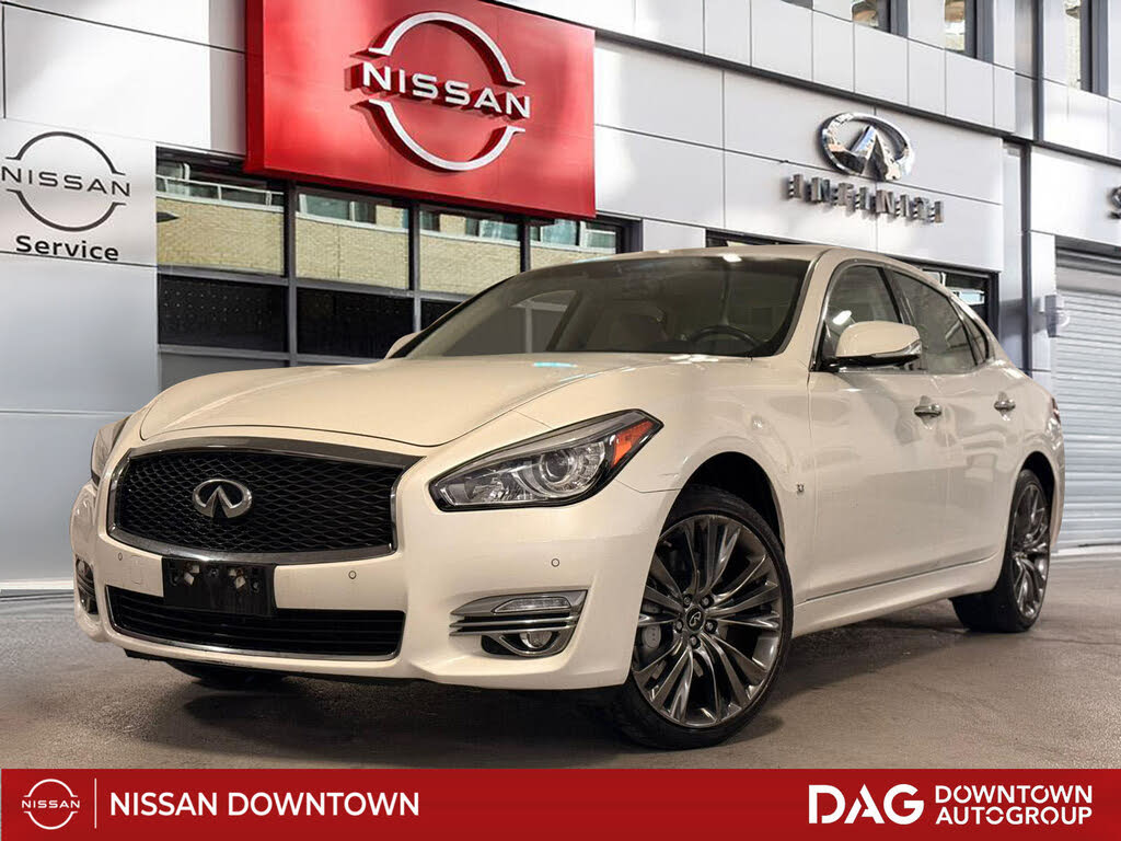 2018 INFINITI Q70 3.7 Luxe AWD