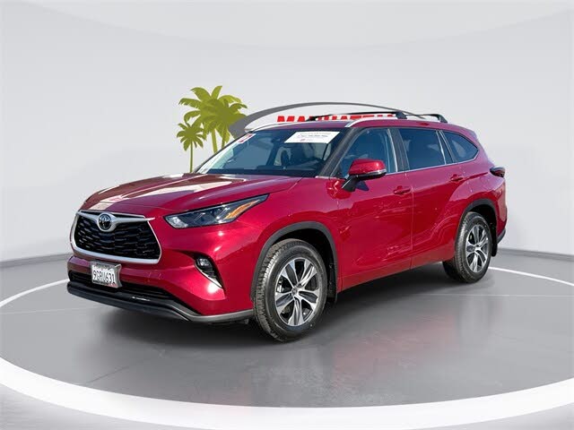 2023 Toyota Highlander XLE FWD