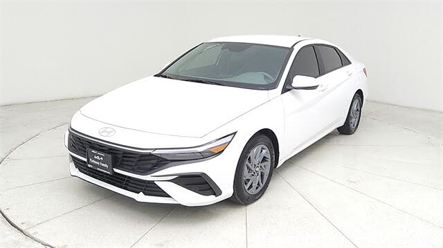 2024 Hyundai Elantra SEL FWD