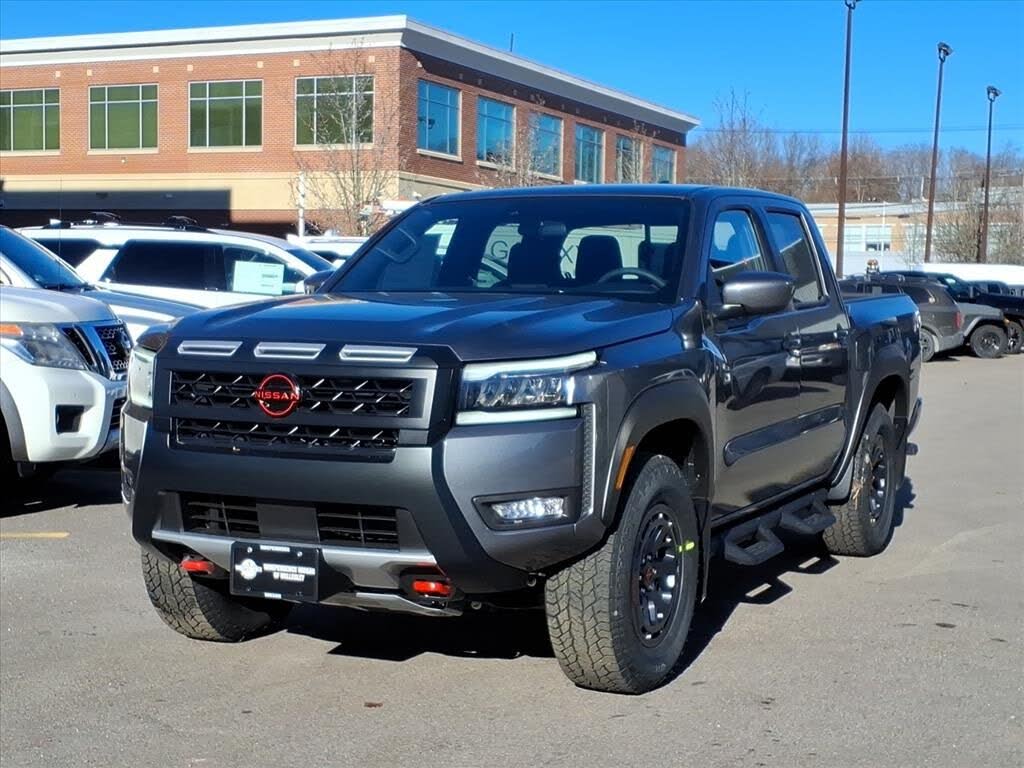 2026 Nissan Frontier PRO-4X Crew Cab 4WD