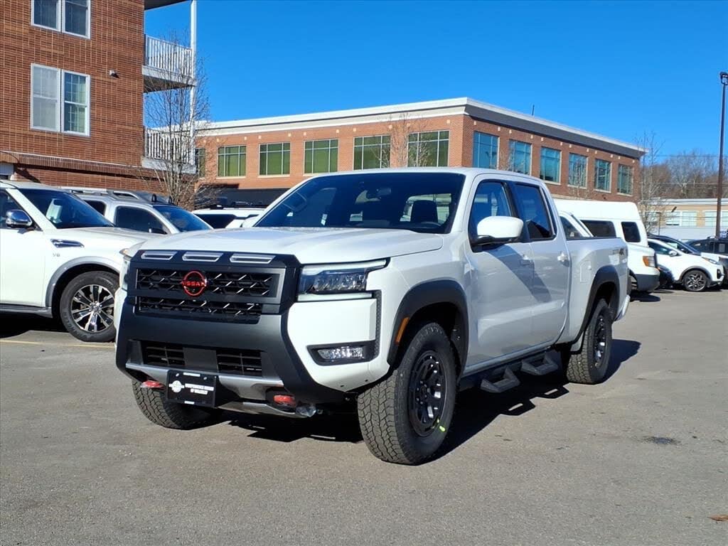 2026 Nissan Frontier PRO-4X Crew Cab LB 4WD