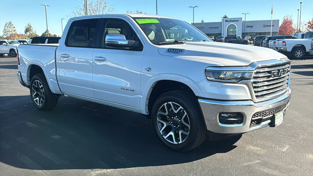 2026 RAM 1500 Laramie Crew Cab 4WD