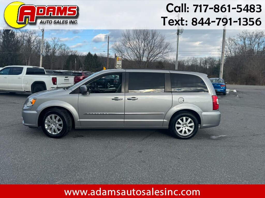 2015 Chrysler Town & Country Touring FWD