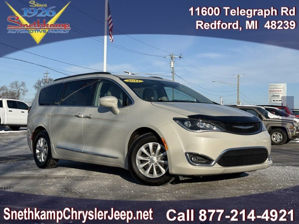 2017 Chrysler Pacifica Touring L FWD