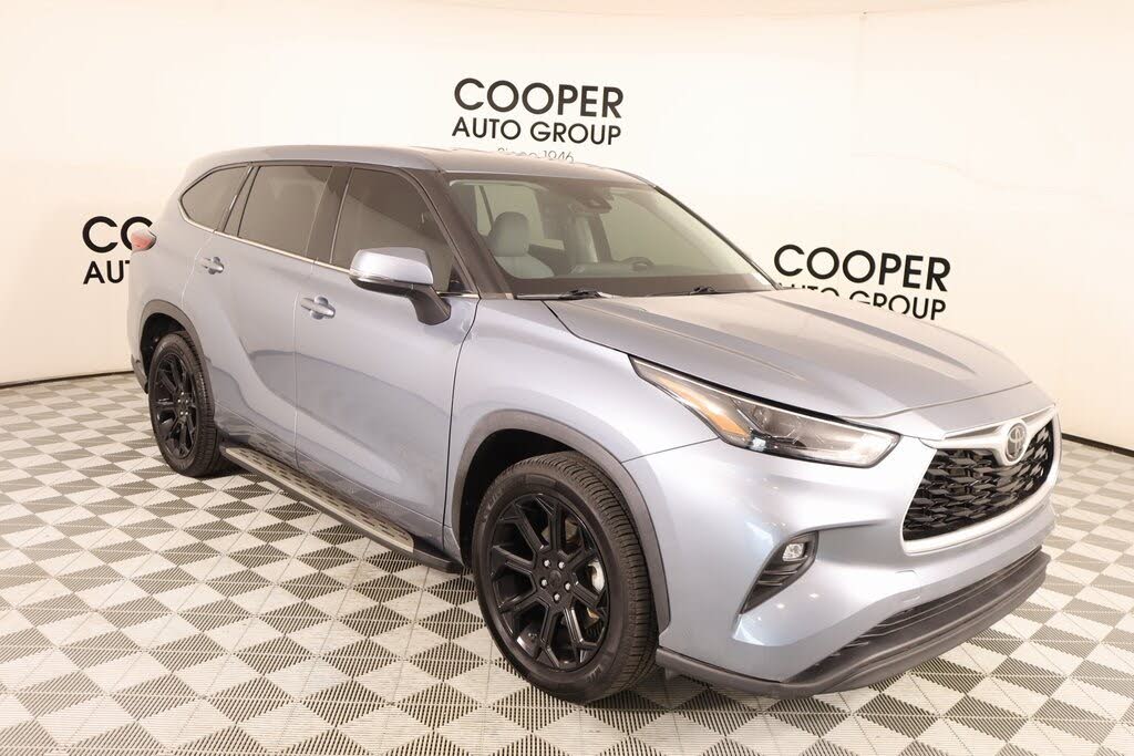 2022 Toyota Highlander LE FWD