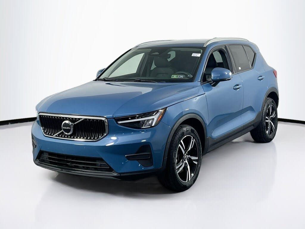 2023 Volvo XC40 B5 Core AWD