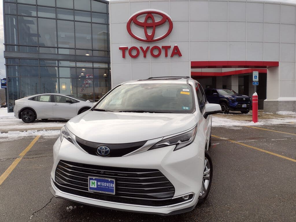 2022 Toyota Sienna Platinum 7-Passenger AWD