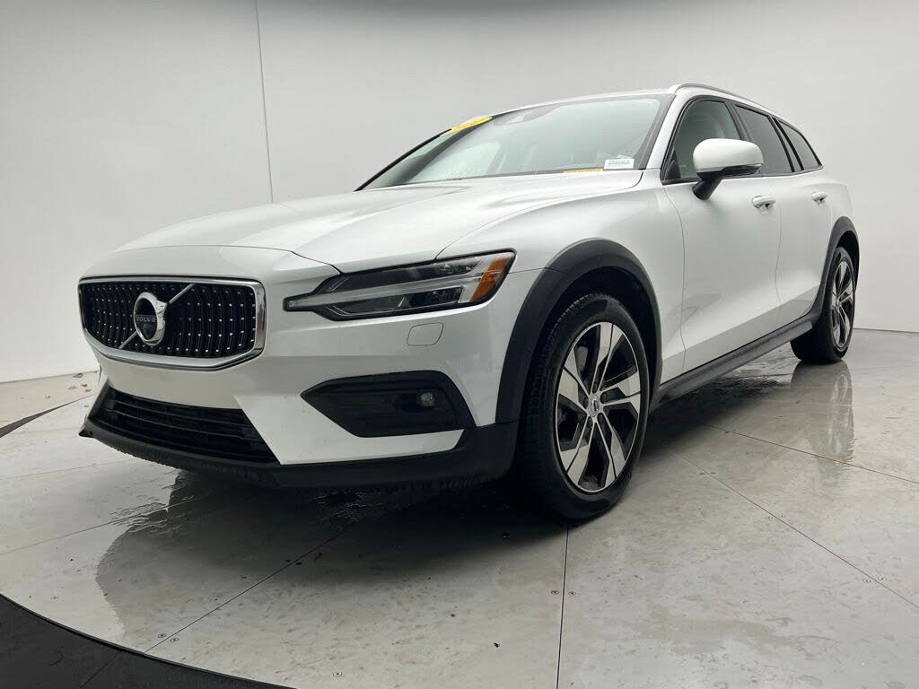 2022 Volvo V60 Cross Country T5 AWD