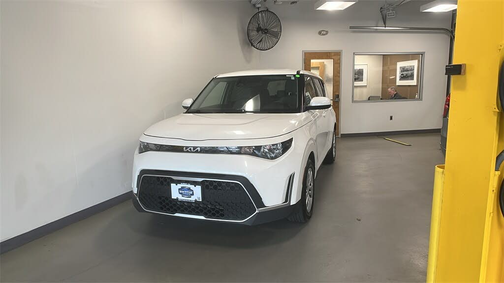 2023 Kia Soul LX FWD