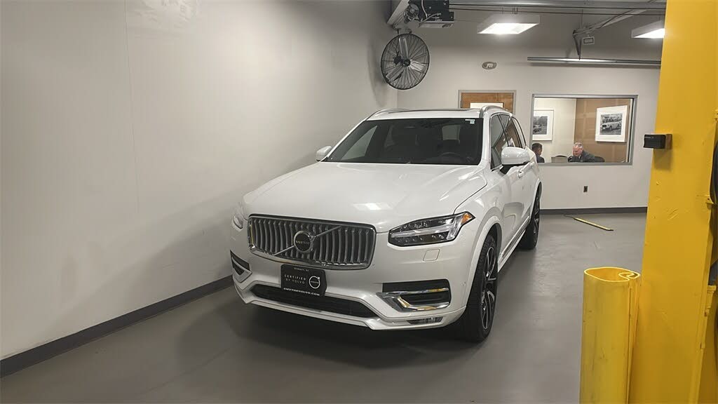 2024 Volvo XC90 B6 Plus Bright Theme 7-Passenger AWD