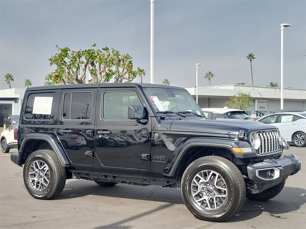 2025 Jeep Wrangler Sahara 4-Door 4WD
