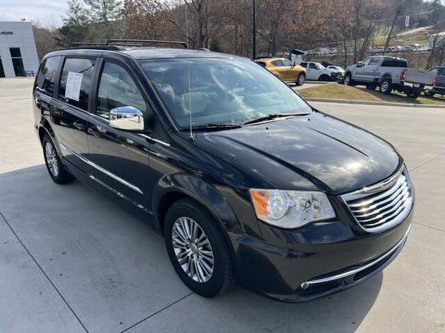 2014 Chrysler Town & Country Touring-L FWD