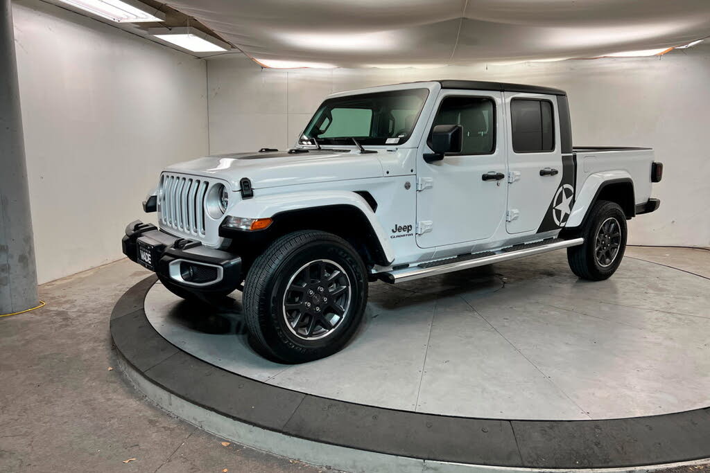 2022 Jeep Gladiator Overland Crew Cab 4WD