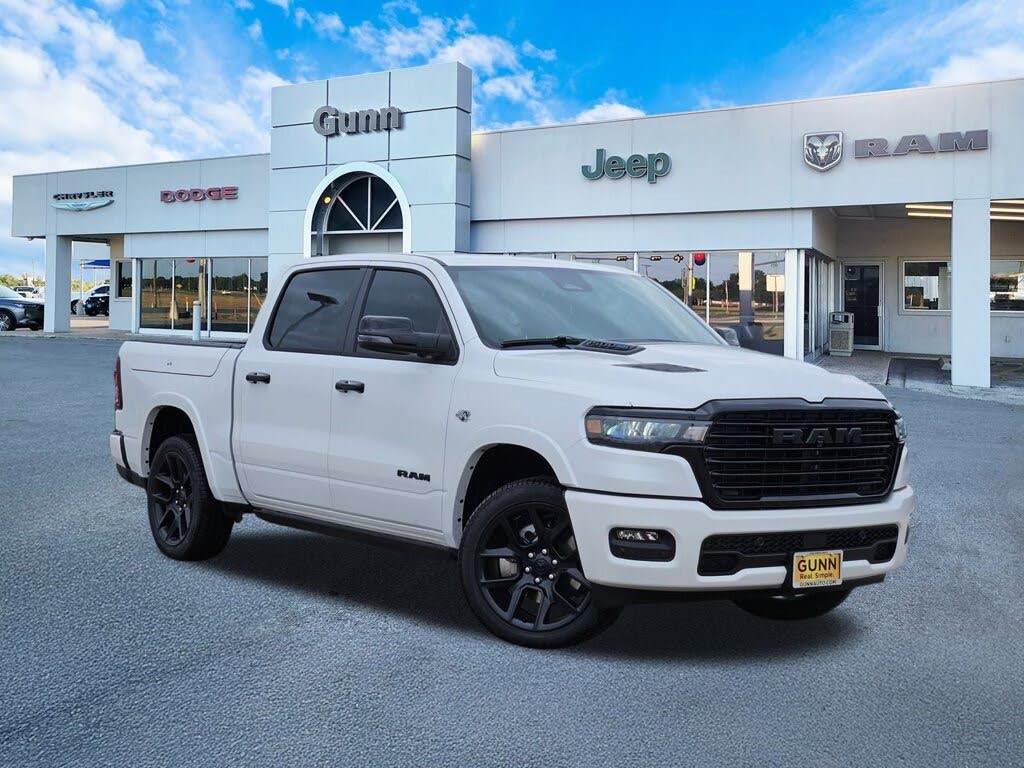 2026 RAM 1500 Laramie Crew Cab 4WD