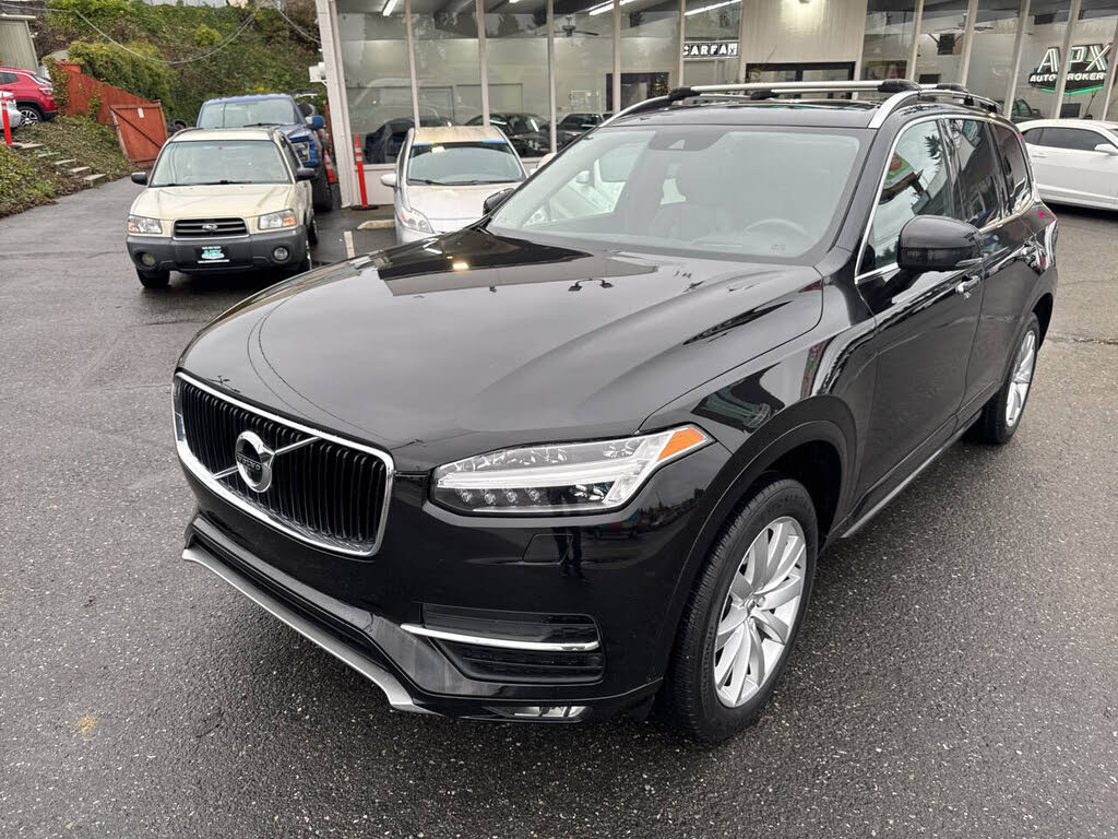 2016 Volvo XC90 T6 Momentum AWD
