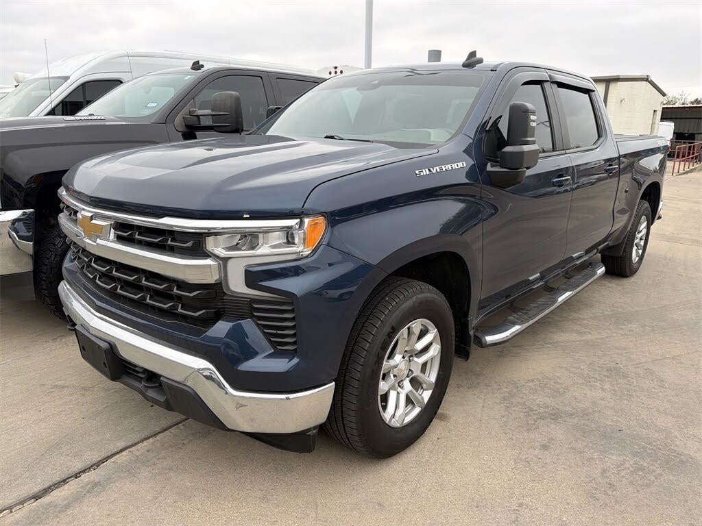 2022 Chevrolet Silverado 1500 LT Crew Cab 4WD
