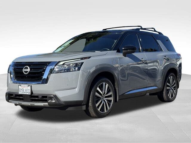 2022 Nissan Pathfinder Platinum FWD