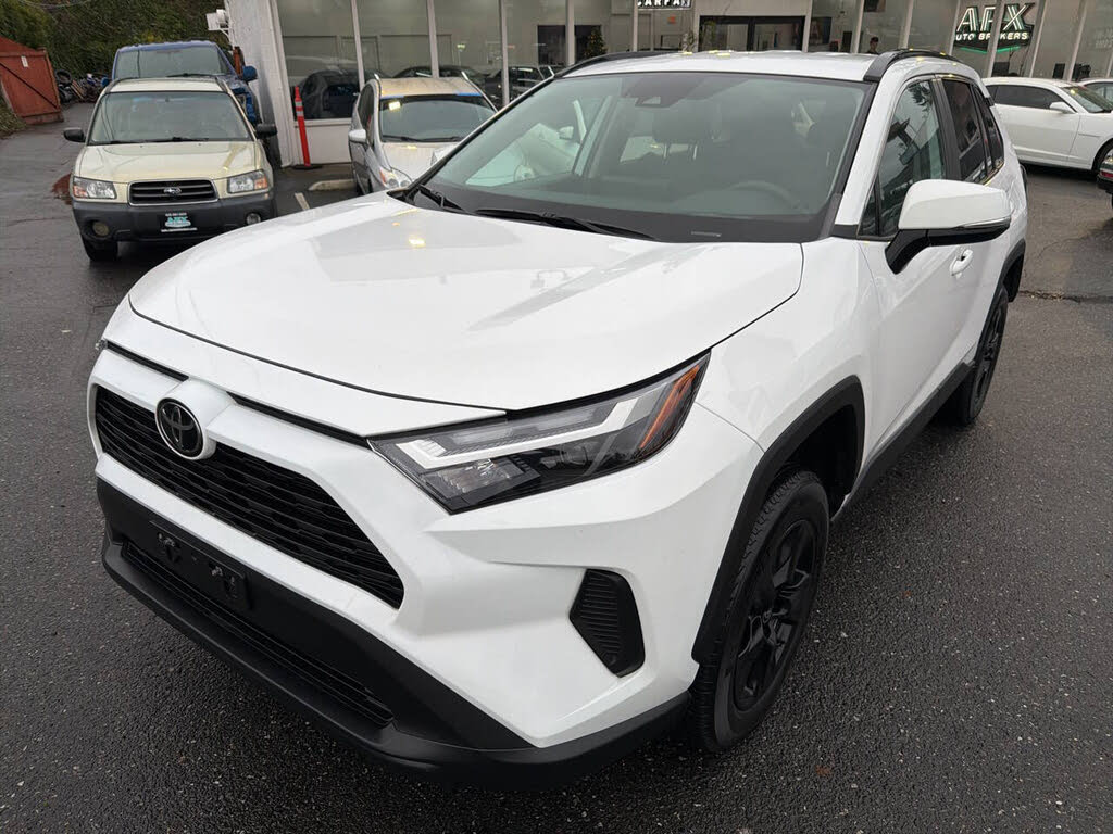 2022 Toyota RAV4 XLE FWD
