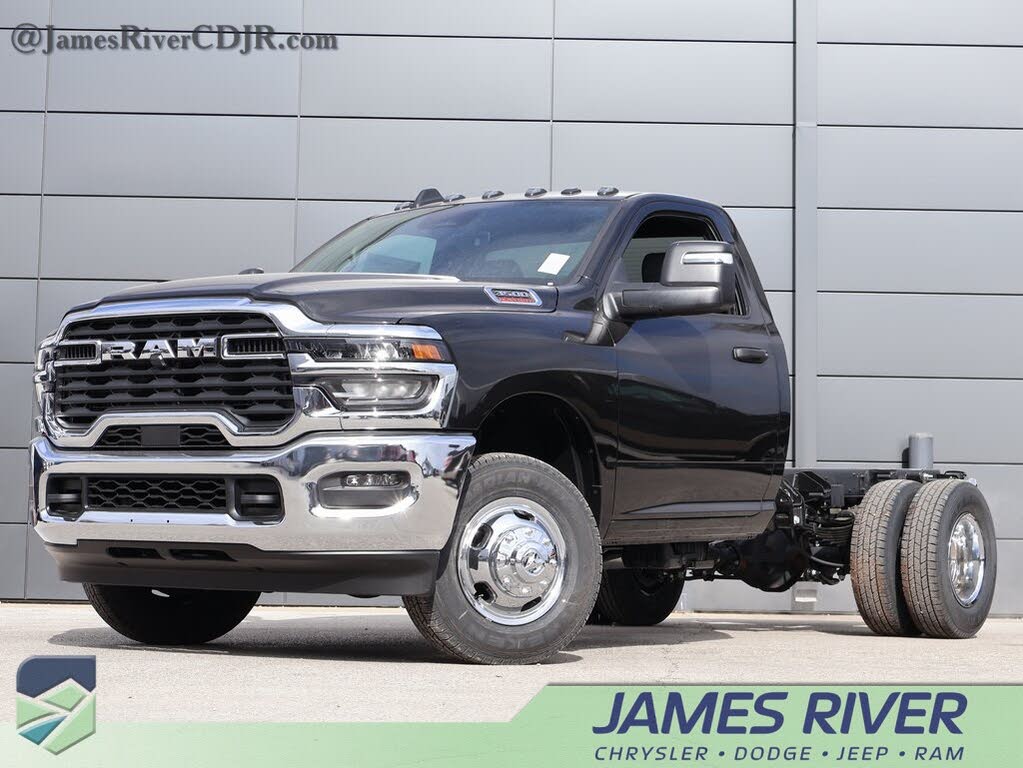 2026 RAM 3500 Chassis Tradesman Regular Cab DRW 4WD