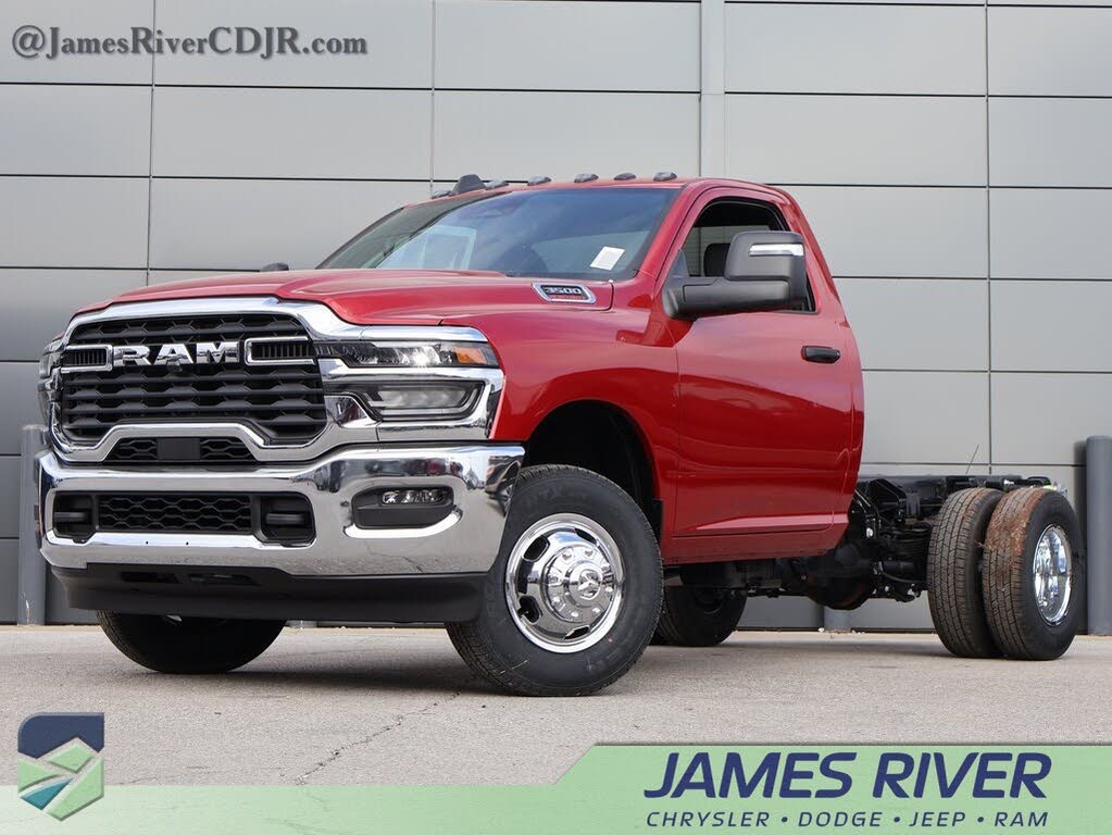 2026 RAM 3500 Chassis Tradesman Regular Cab DRW 4WD