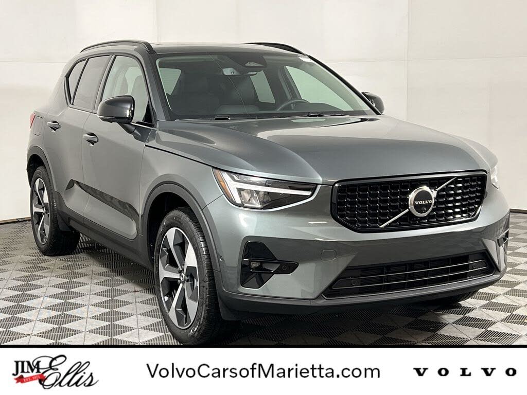 2026 Volvo XC40 B4 Plus FWD