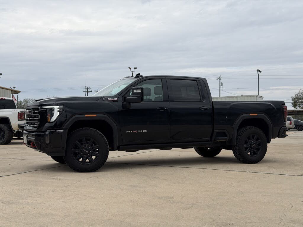 2024 GMC Sierra 3500HD AT4 Crew Cab 4WD