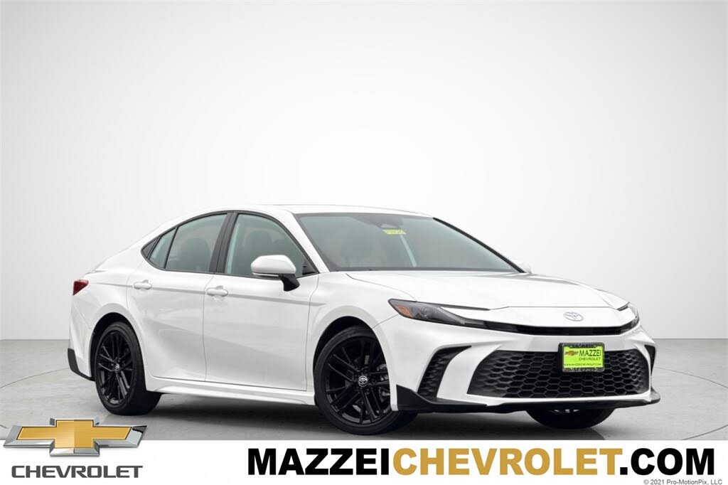 2025 Toyota Camry SE FWD