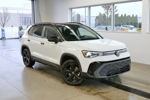 2026 Volkswagen Taos SE Black 4Motion