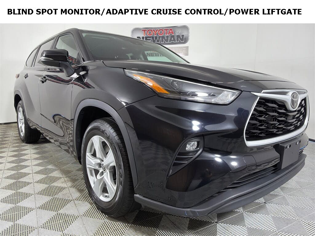 2023 Toyota Highlander LE FWD