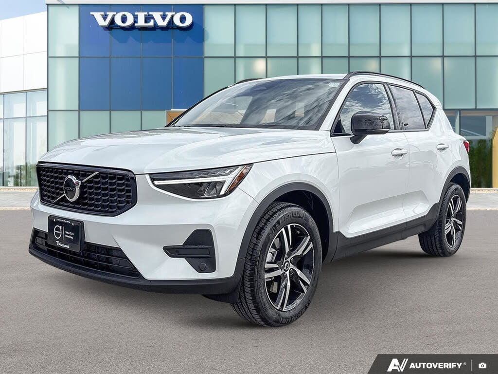 2026 Volvo XC40 B5 Core AWD