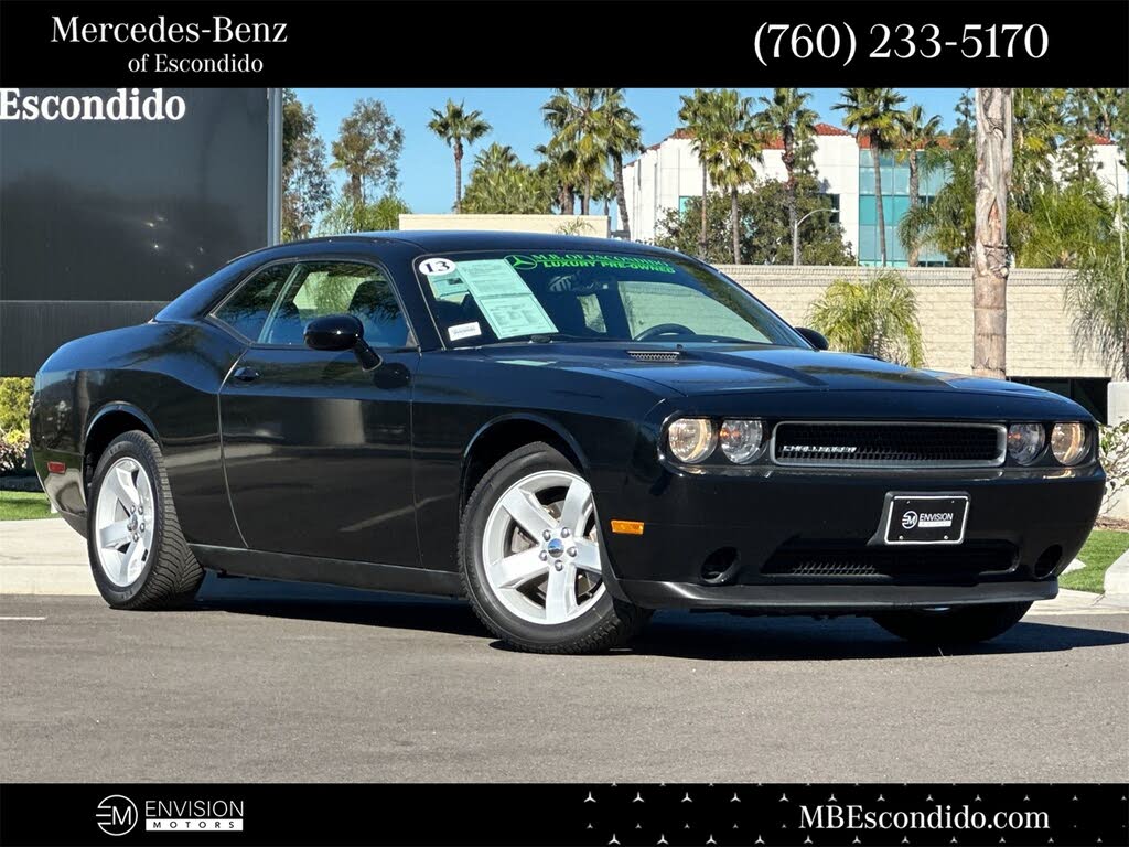 2013 Dodge Challenger SXT RWD