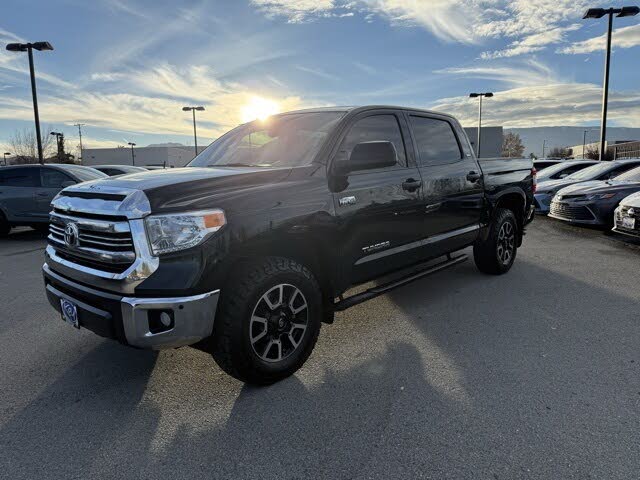 2017 Toyota Tundra SR5 CrewMax 5.7L FFV 4WD