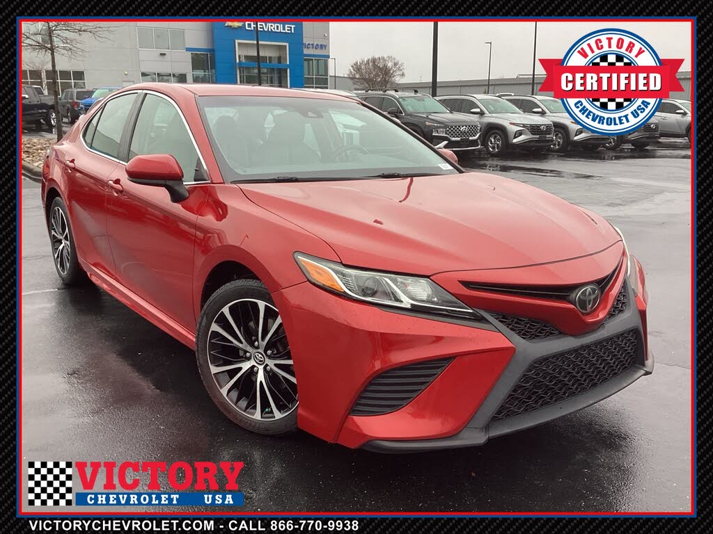 2019 Toyota Camry SE FWD