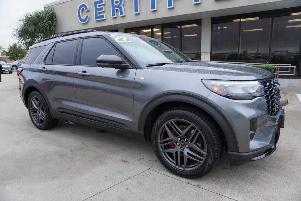 2025 Ford Explorer ST-Line RWD