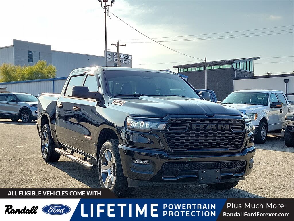 2025 RAM 1500 Tradesman Crew Cab 4WD