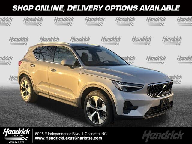 2025 Volvo XC40 B5 Plus Bright Theme AWD