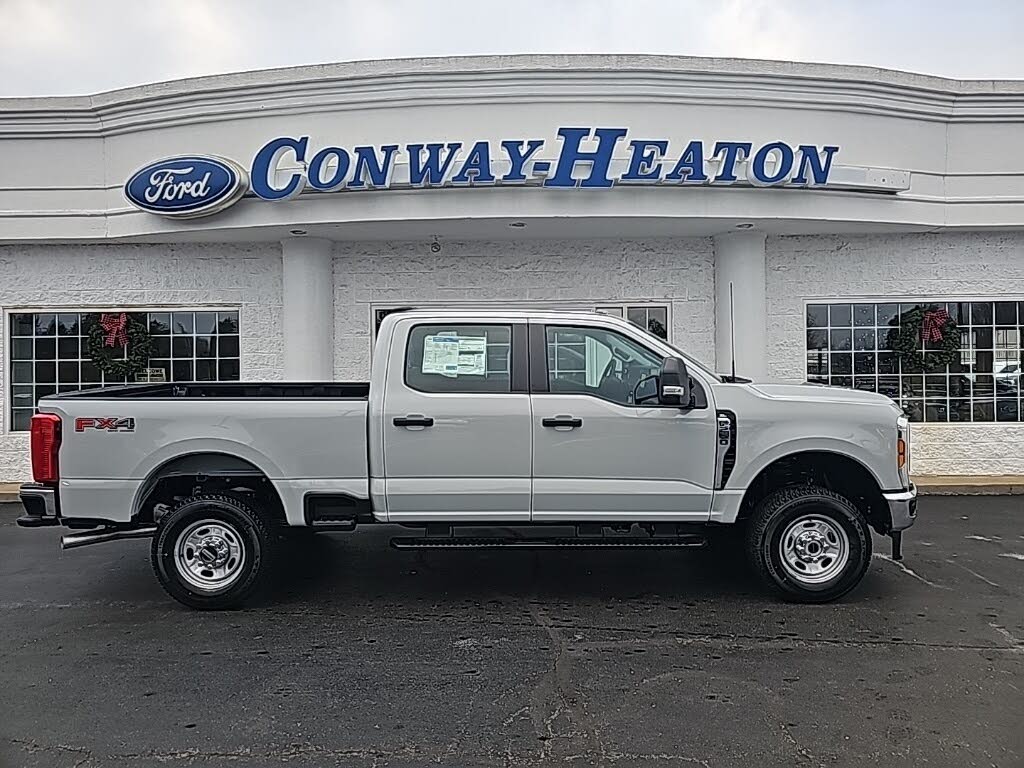 2026 Ford F-250 Super Duty XL Crew Cab 4WD