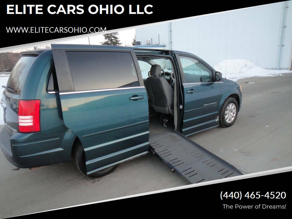 2009 Chrysler Town & Country LX FWD