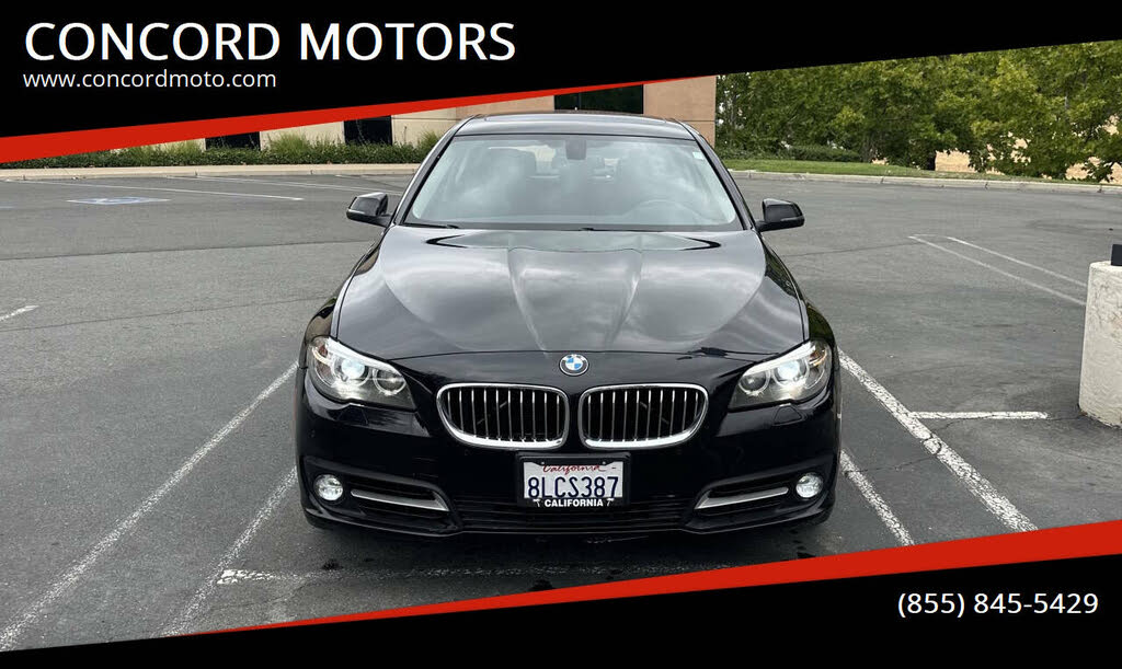 2016 BMW 5 Series 528i Sedan RWD