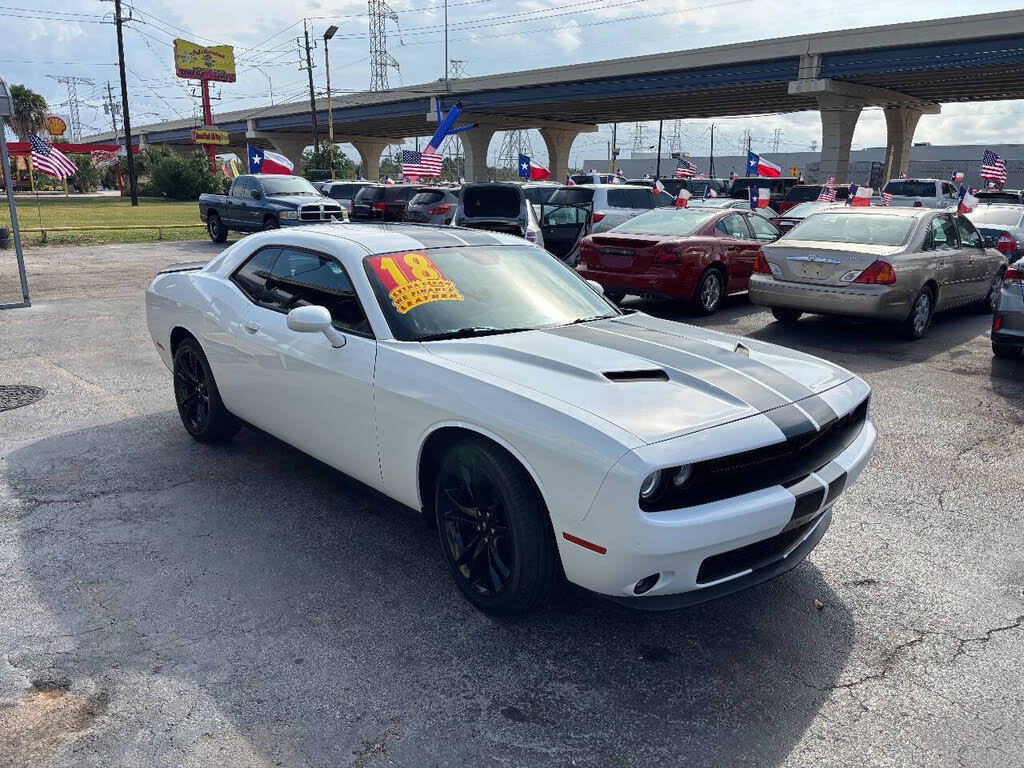 2018 Dodge Challenger SXT RWD