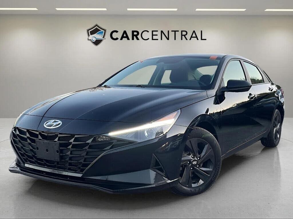 Hyundai Elantra Preferred FWD 2022