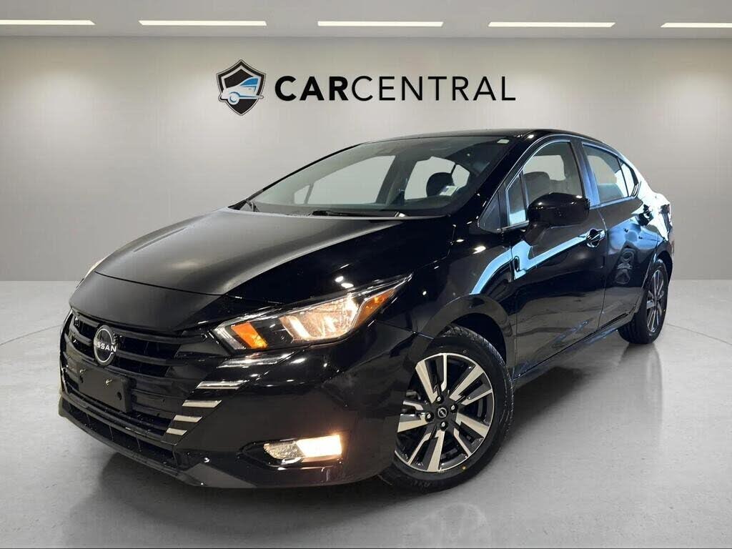 2023 Nissan Versa SV FWD
