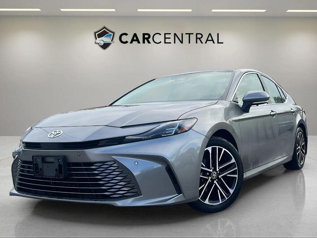 Toyota Camry XLE AWD 2025