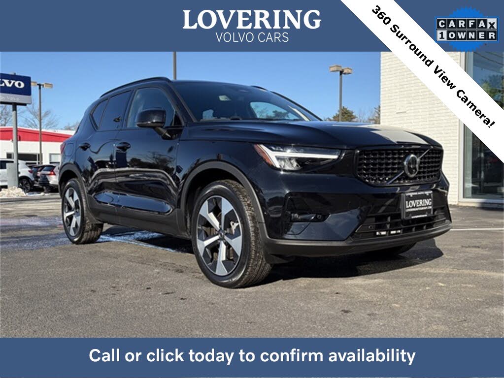 2025 Volvo XC40 B5 Plus Dark Theme AWD