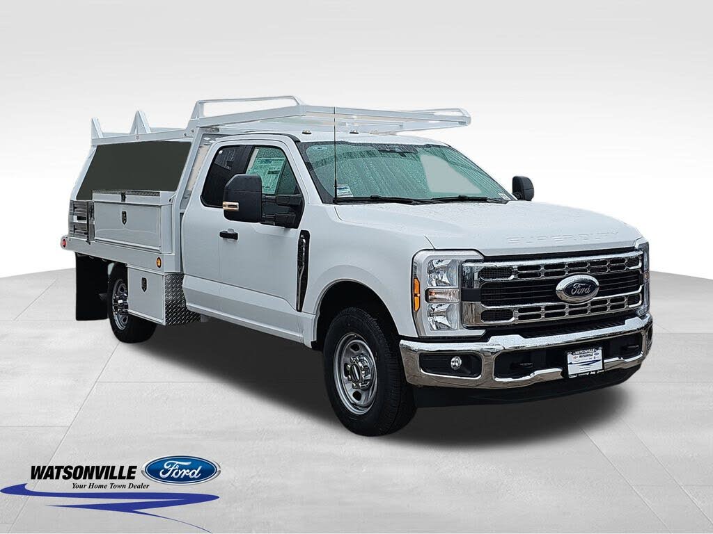 2025 Ford F-350 Super Duty Chassis XL SuperCab RWD