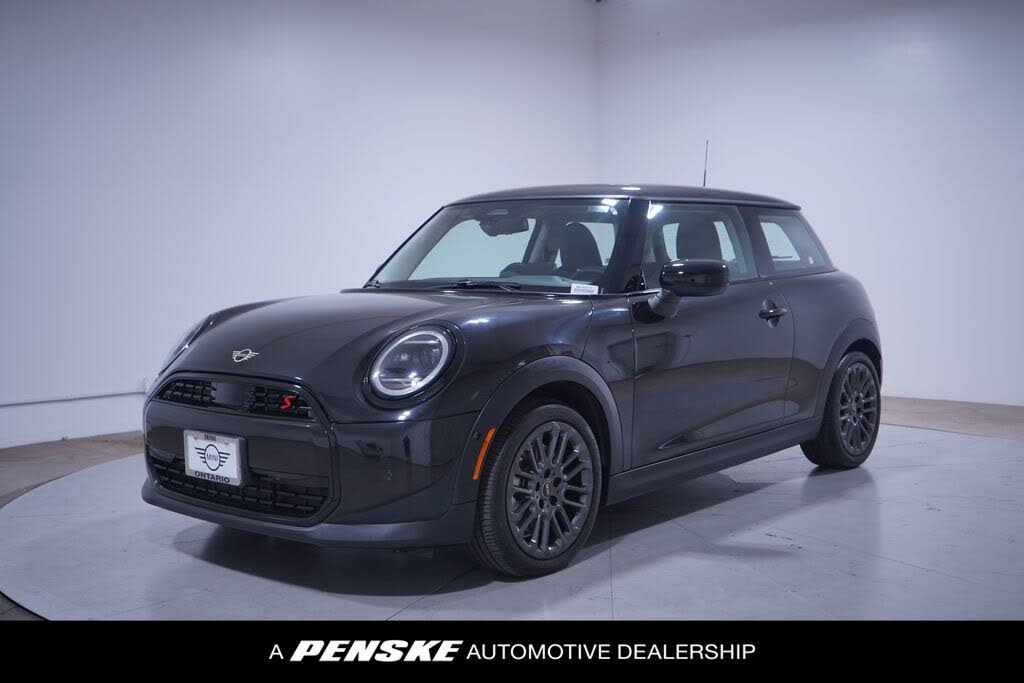 2025 MINI Cooper S Signature Trim 2-door Hatchback