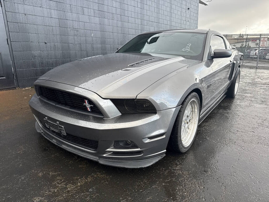 2013 Ford Mustang GT Premium Coupe RWD